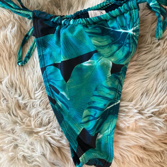 Bikini 🌴💚NEVER WORN Top Size 10 Bottoms Size 8 - Picture 4 of 5